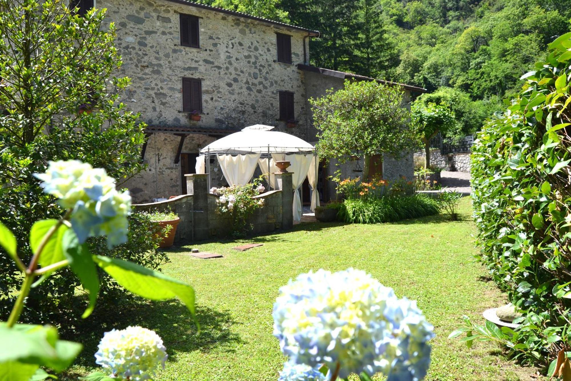 Casa Vacanze Il Boscaccio "Casa Massimo" Fornovolasco Exterior photo